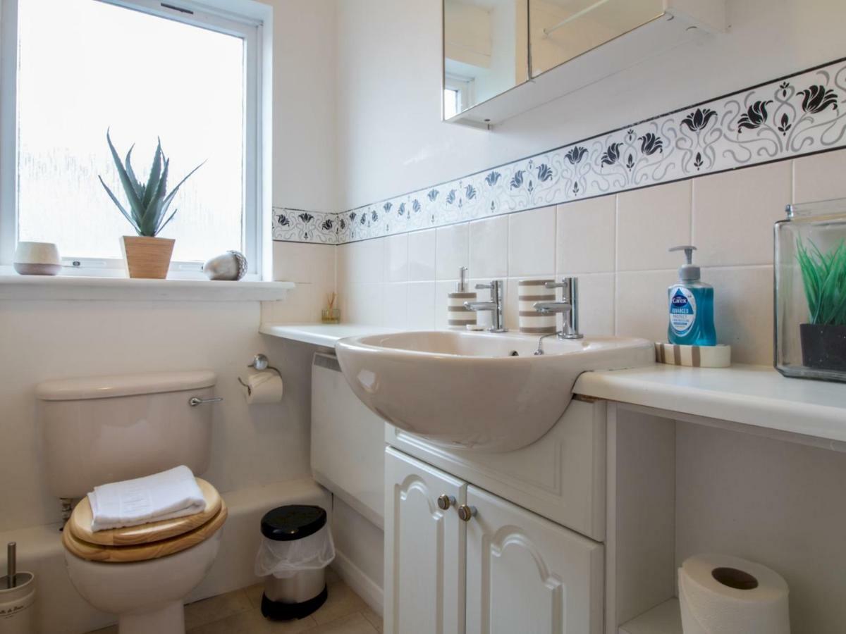 Bright & Tranquil Apartment Near City Centre With Free Parking! 에든버러 외부 사진